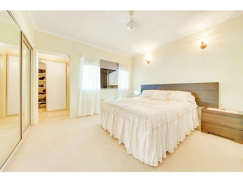 38 Holland Street, West Gladstone QLD 4680