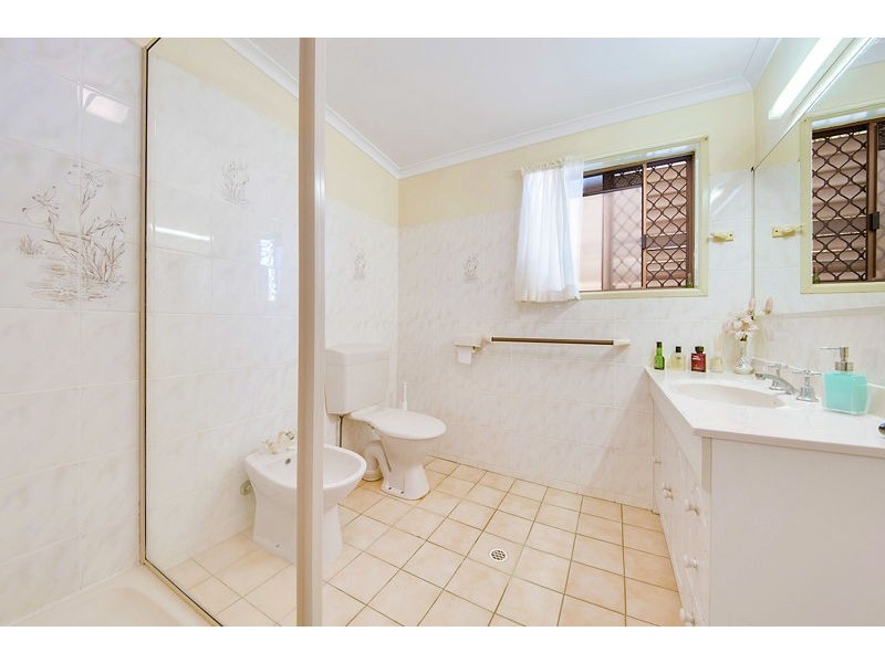 38 Holland Street, West Gladstone QLD 4680