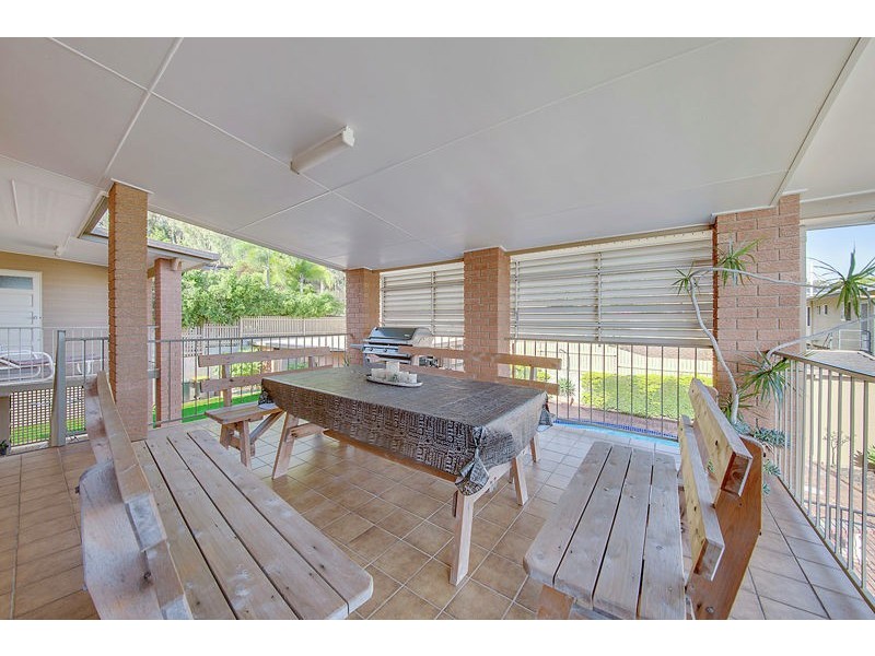 38 Holland Street, West Gladstone QLD 4680