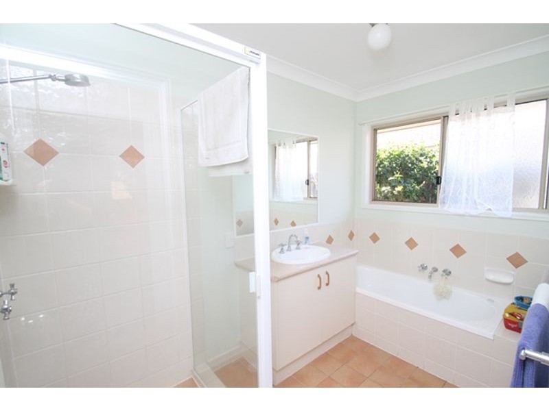 17 Deborah Street, Glen Eden QLD 4680
