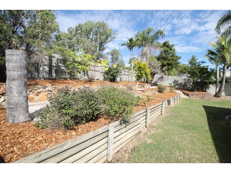 17 Deborah Street, Glen Eden QLD 4680