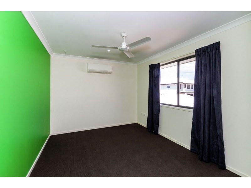 6 Wedgetail Road, Clinton QLD 4680