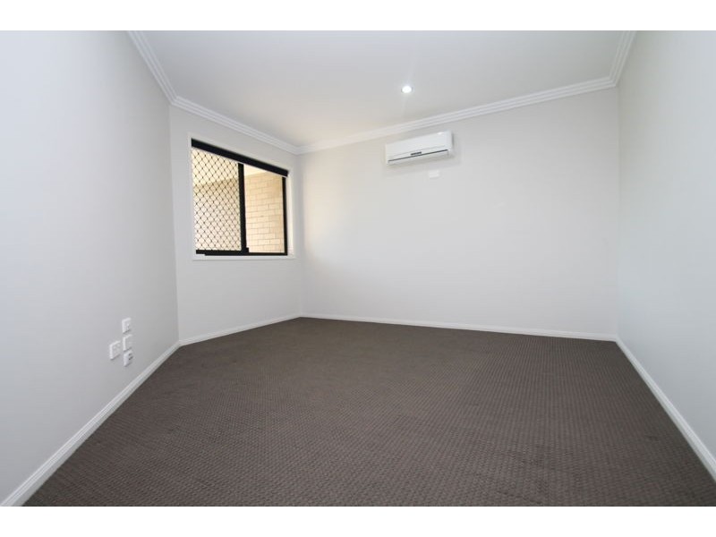5 Woodland Court, Kirkwood QLD 4680