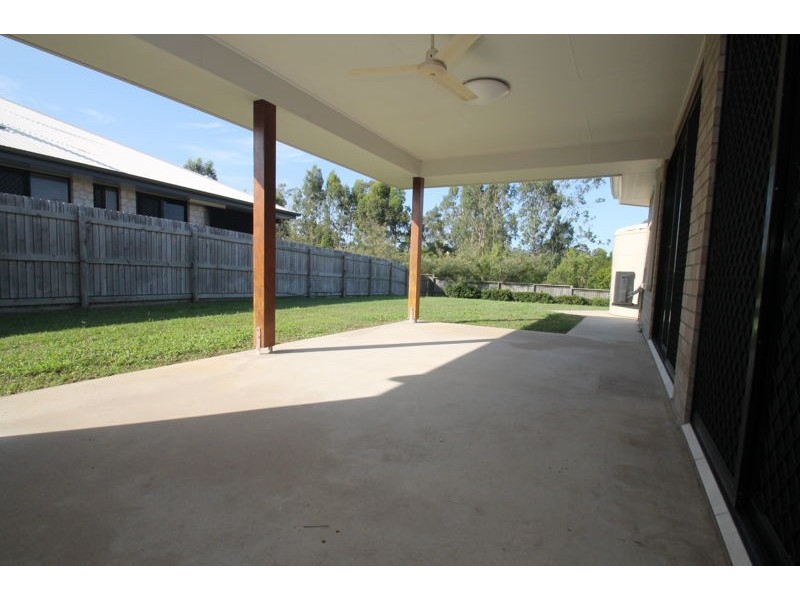 5 Woodland Court, Kirkwood QLD 4680