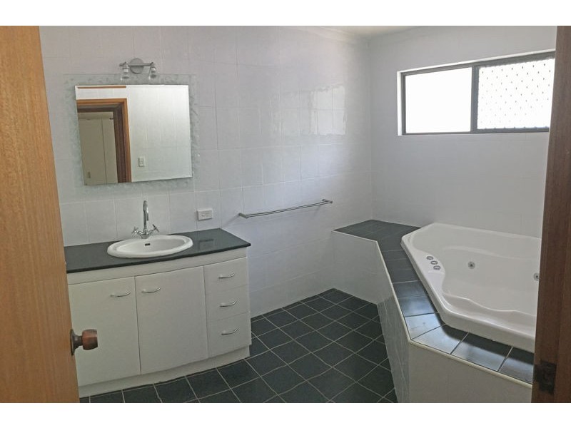 45 Mellefont Street, West Gladstone QLD 4680