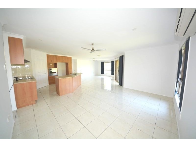 94 Penda Avenue, New Auckland QLD 4680