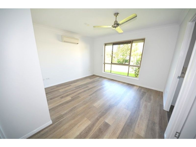 94 Penda Avenue, New Auckland QLD 4680