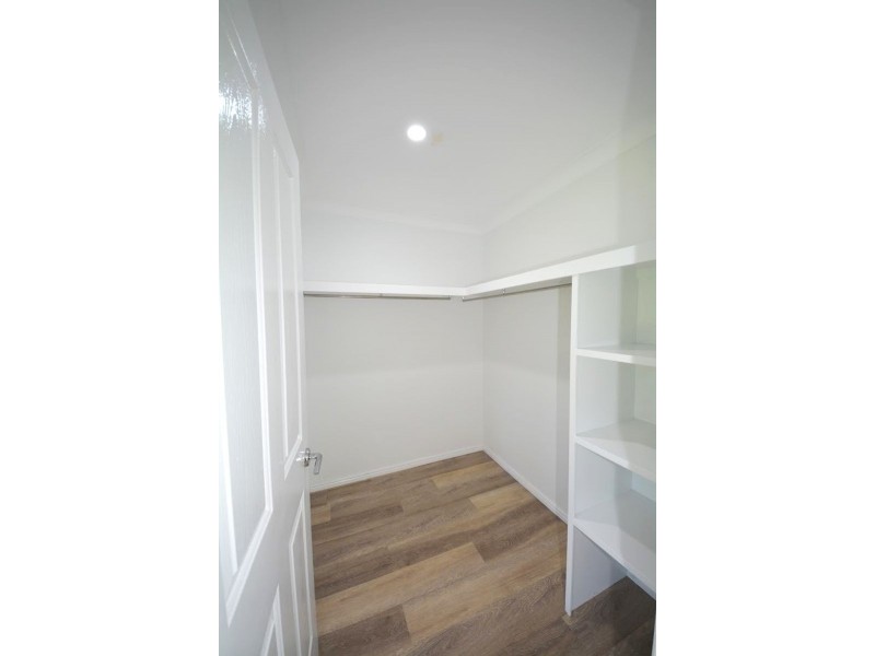 94 Penda Avenue, New Auckland QLD 4680