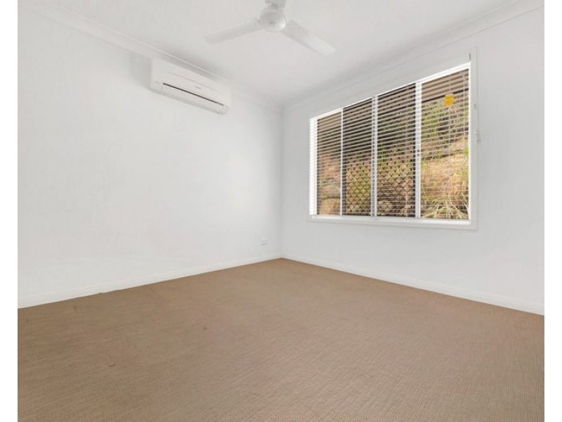 49 DARTMOUTH CLOSE, Clinton QLD 4680