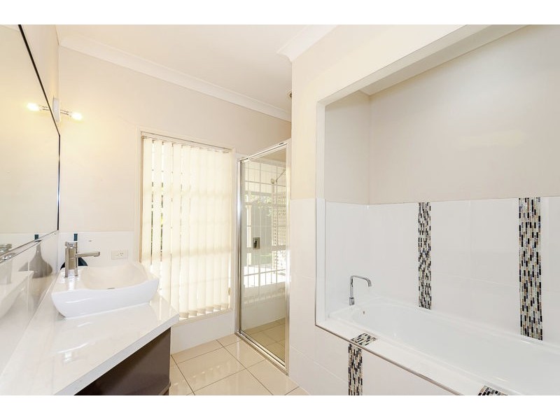 365 Boyne Island Road, Boyne Island QLD 4680