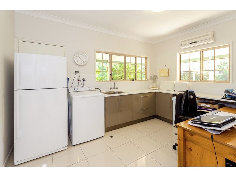 365 Boyne Island Road, Boyne Island QLD 4680