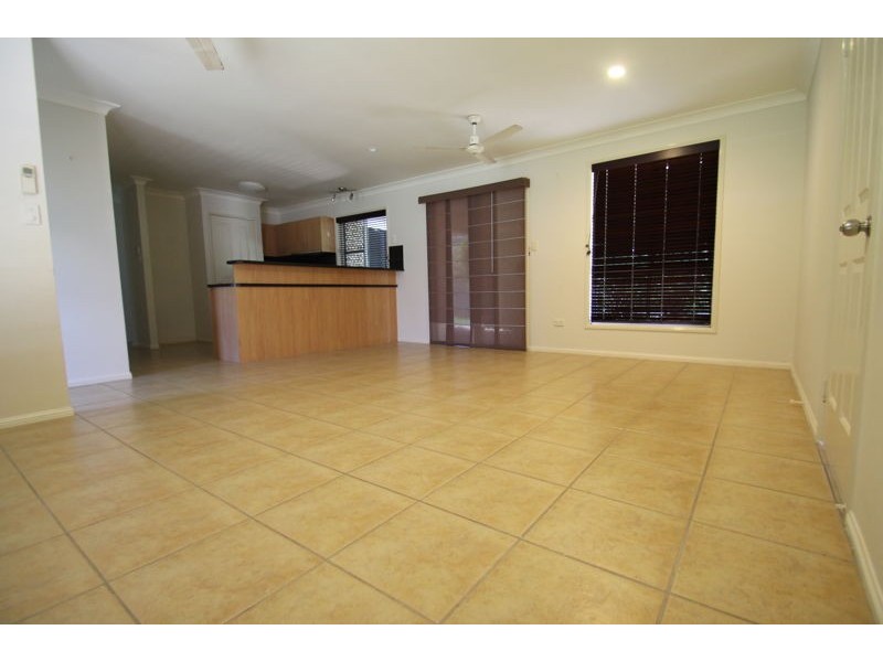 56 Emmadale Drive, New Auckland QLD 4680