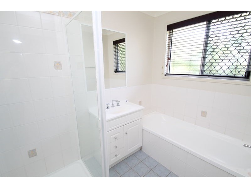 56 Emmadale Drive, New Auckland QLD 4680