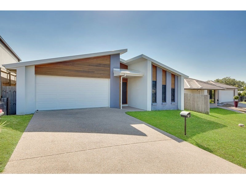 9 Kroombit Terrace, New Auckland QLD 4680