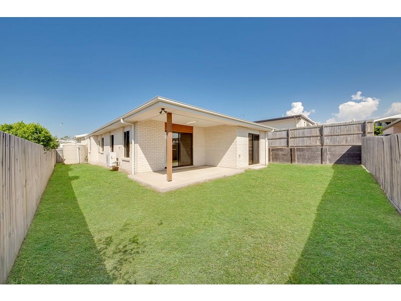 9 Kroombit Terrace, New Auckland QLD 4680