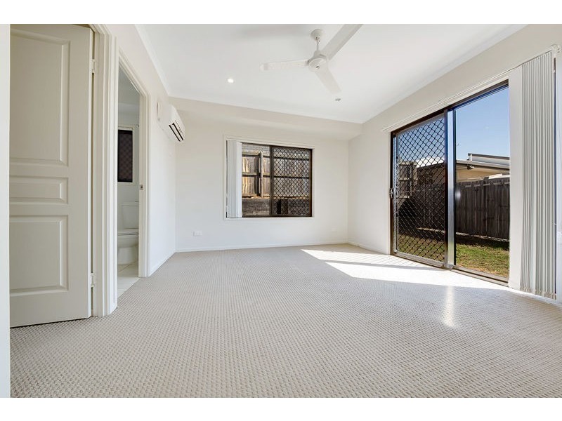 9 Kroombit Terrace, New Auckland QLD 4680