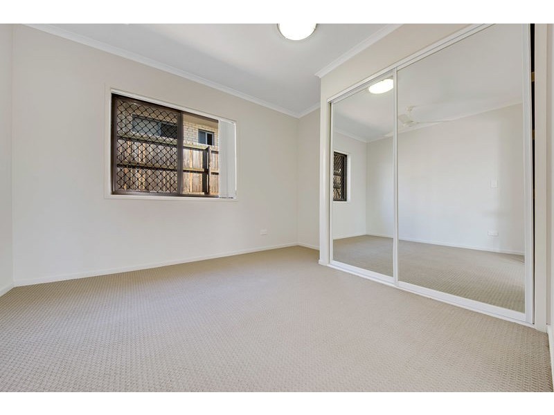 9 Kroombit Terrace, New Auckland QLD 4680