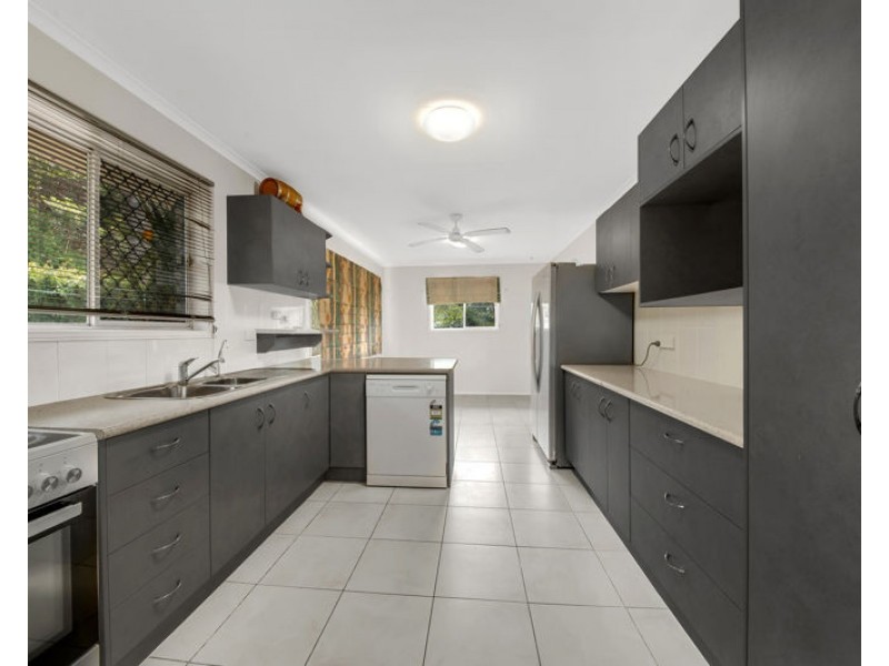 3 Bembooka Close, Glen Eden QLD 4680