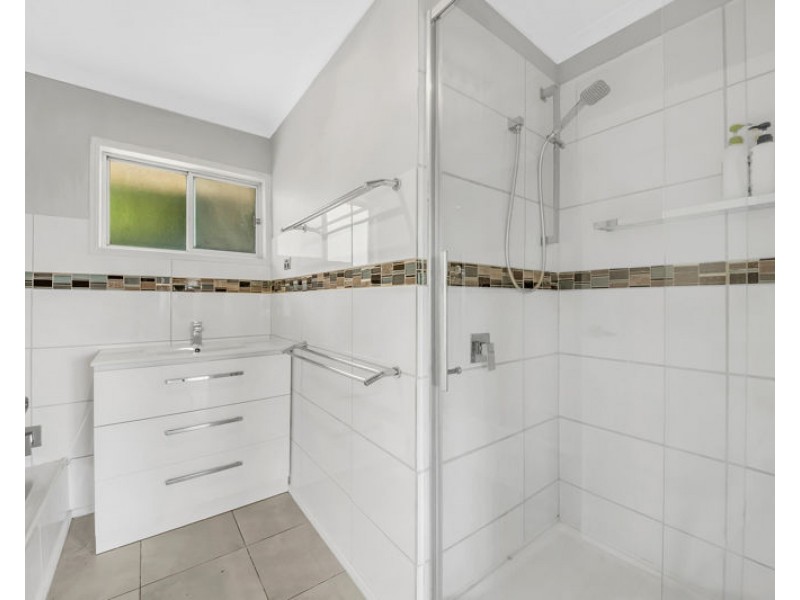 3 Bembooka Close, Glen Eden QLD 4680