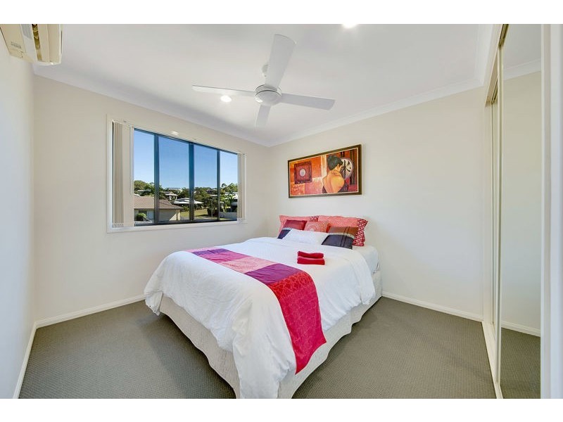 1 Danielle Court, Boyne Island QLD 4680