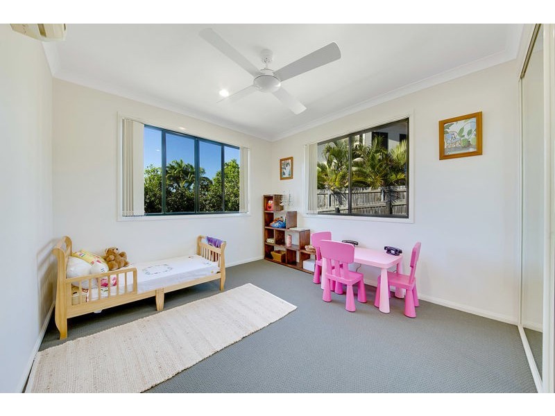 1 Danielle Court, Boyne Island QLD 4680