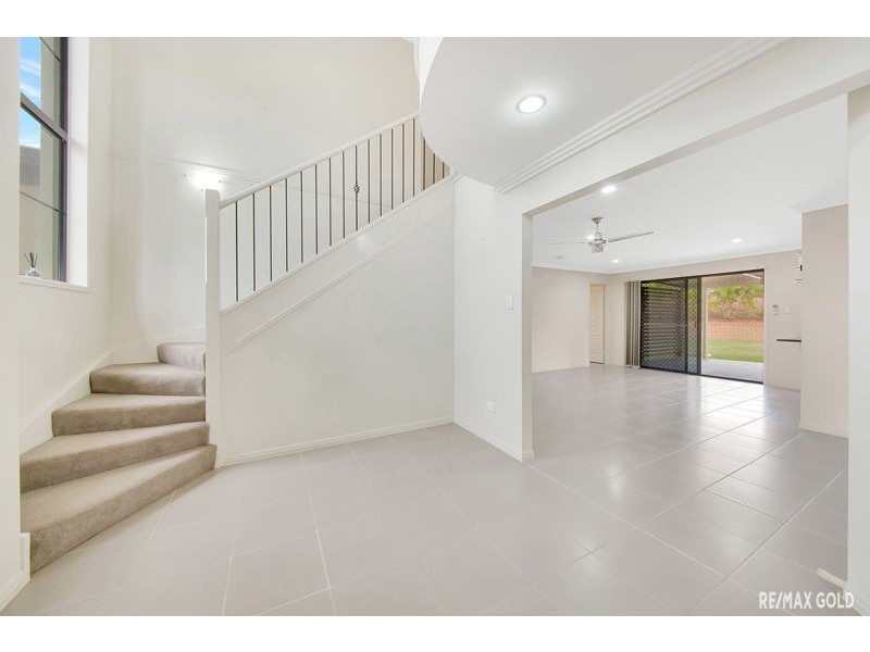 8 Llana Court, New Auckland QLD 4680
