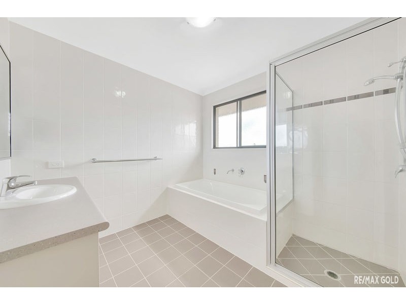 8 Llana Court, New Auckland QLD 4680
