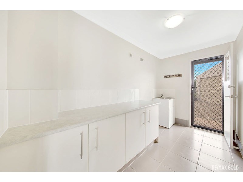 8 Llana Court, New Auckland QLD 4680