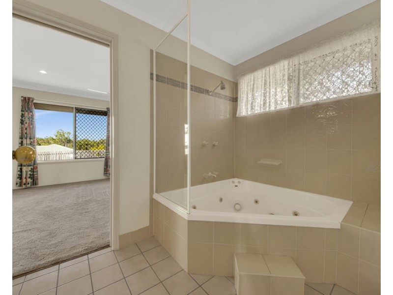 63 Penda Avenue, New Auckland QLD 4680