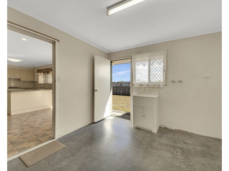 63 Penda Avenue, New Auckland QLD 4680
