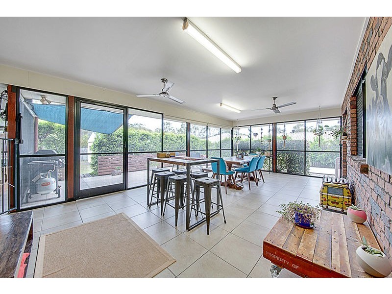 22 Reinaerhoff Crescent, Glen Eden QLD 4680