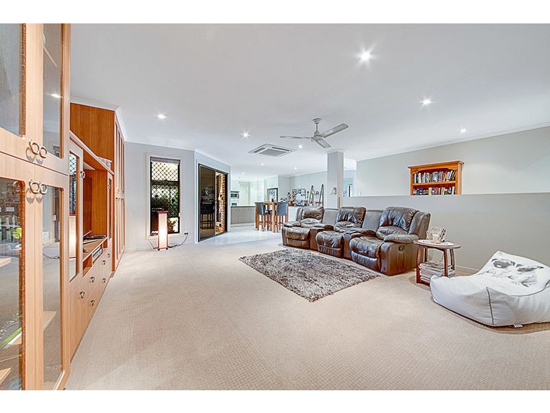 22 Reinaerhoff Crescent, Glen Eden QLD 4680