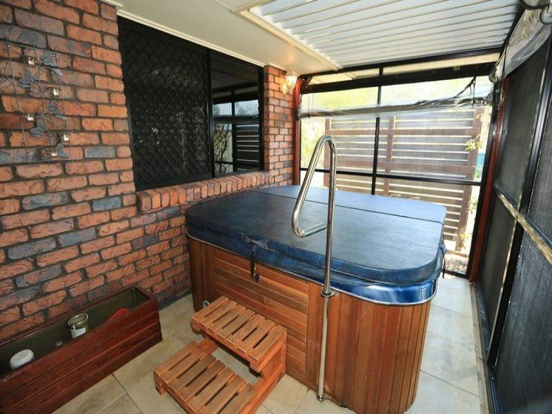 22 Reinaerhoff Crescent, Glen Eden QLD 4680