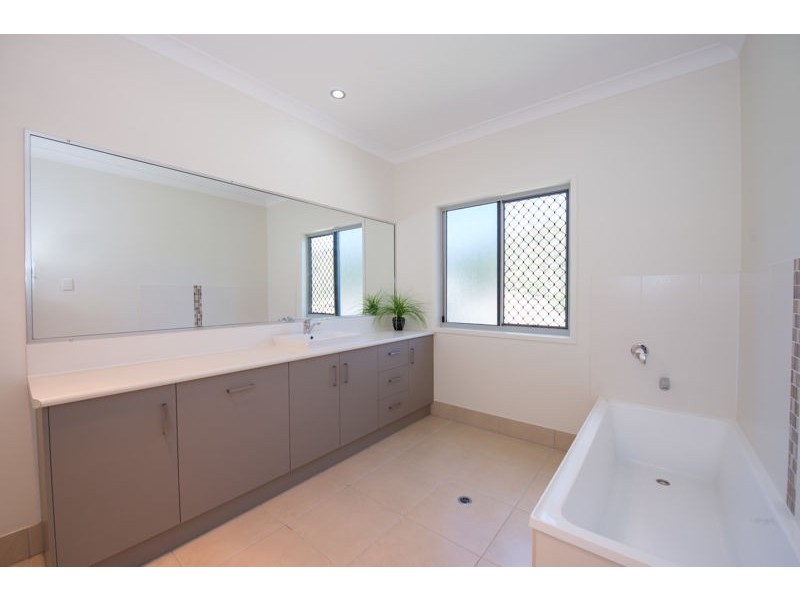 13 Scorpius Place, Telina QLD 4680