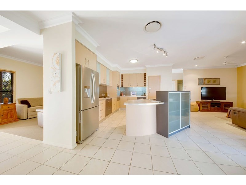 98 Penda Ave, New Auckland QLD 4680