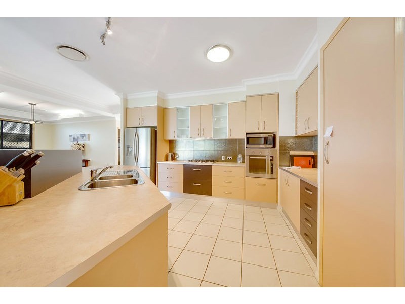 98 Penda Ave, New Auckland QLD 4680