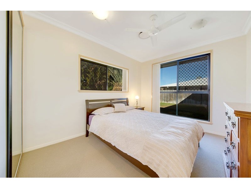 98 Penda Ave, New Auckland QLD 4680