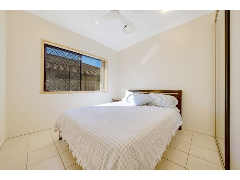 98 Penda Ave, New Auckland QLD 4680