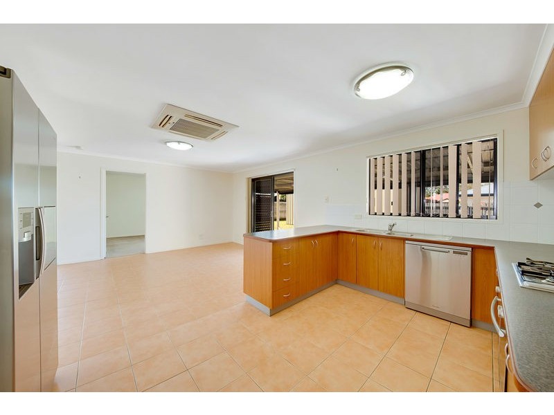 14 Links Court, Kin Kora QLD 4680