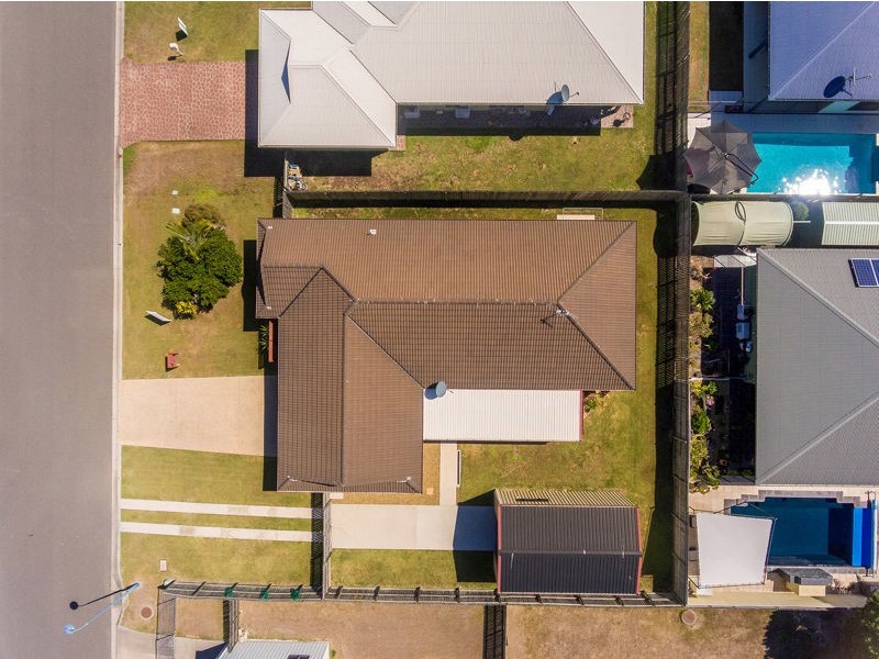14 Links Court, Kin Kora QLD 4680