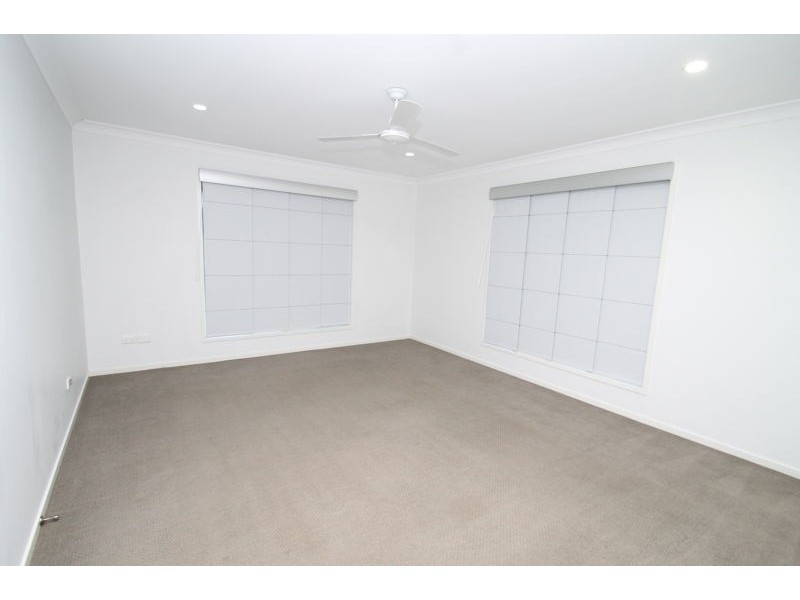 14 Oakdale Place, Kirkwood QLD 4680