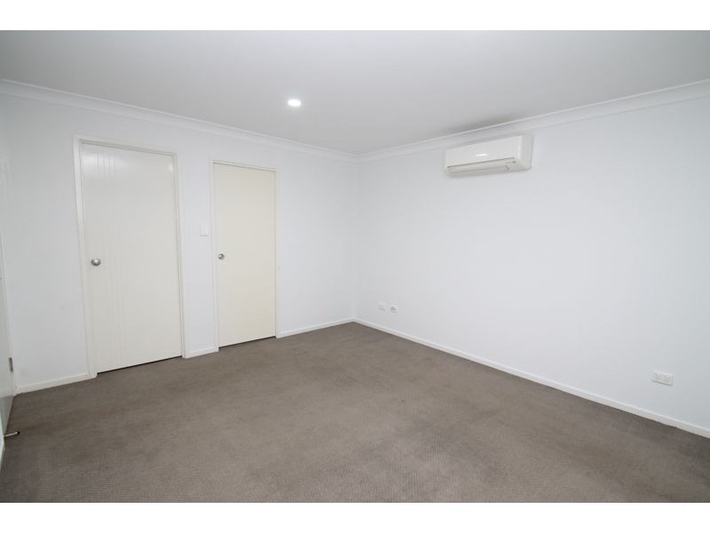 14 Oakdale Place, Kirkwood QLD 4680
