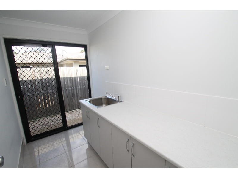 14 Oakdale Place, Kirkwood QLD 4680