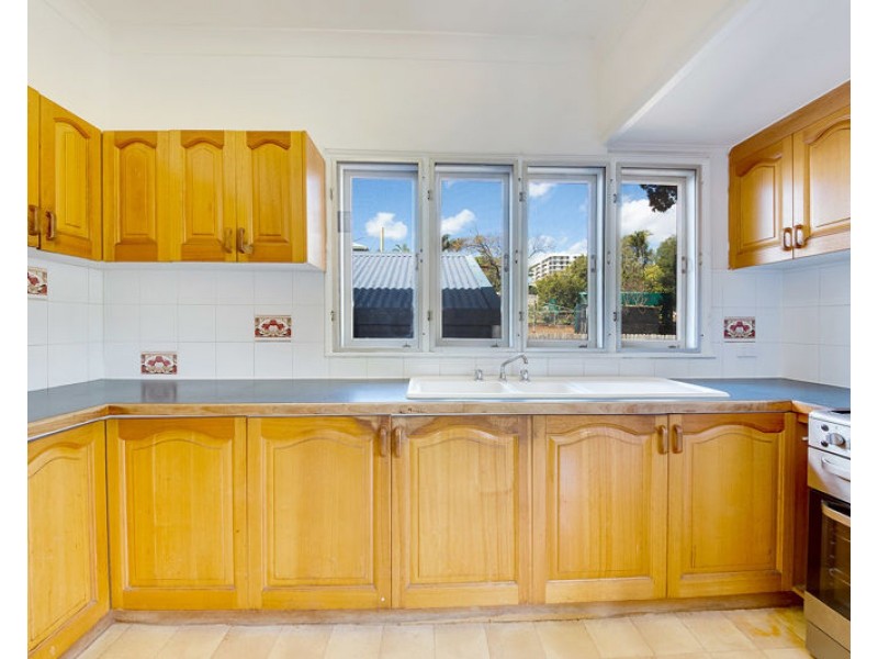 5 George Street, West Gladstone QLD 4680