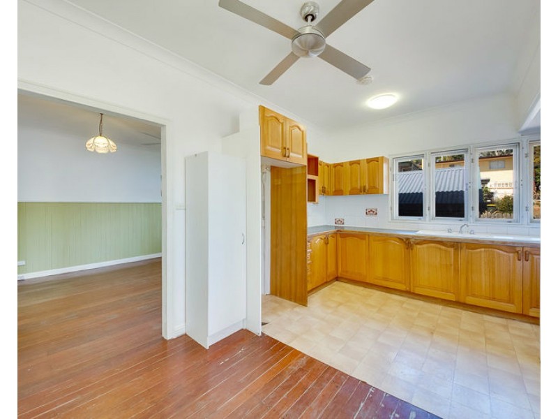 5 George Street, West Gladstone QLD 4680