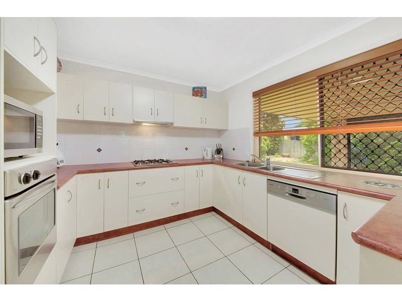 16 Lois Court, New Auckland QLD 4680