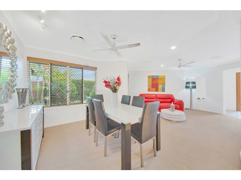 16 Lois Court, New Auckland QLD 4680