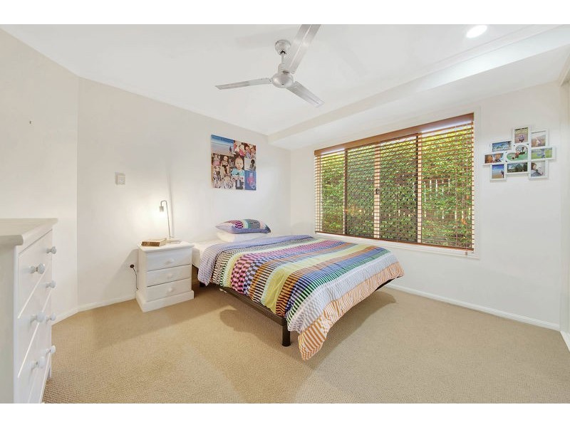 16 Lois Court, New Auckland QLD 4680