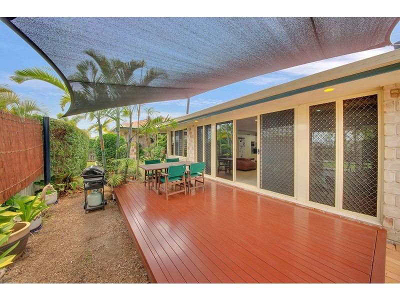 16 Lois Court, New Auckland QLD 4680