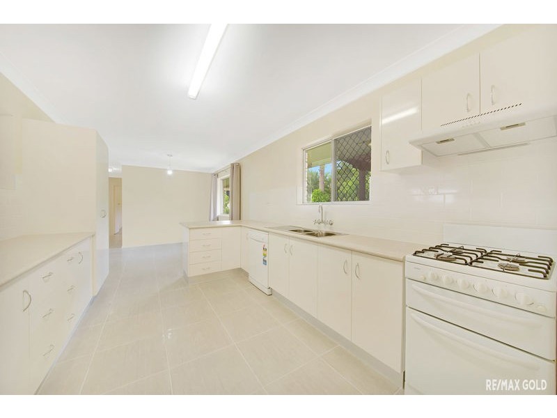 9 Roe Street, West Gladstone QLD 4680